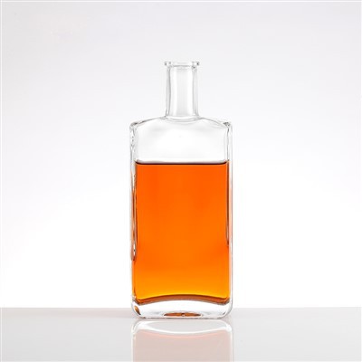 750 ml uhked klaaspudelid alkoholi jaoks